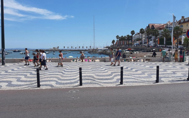 Cascais/Estoril Beachfront Apts