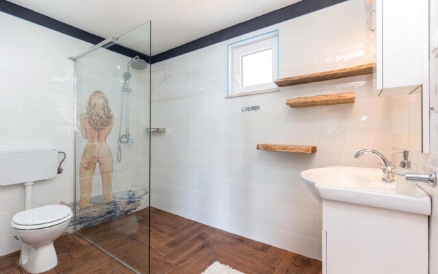 Beautiful Home in Dramalj With Wifi and 2 Bedrooms