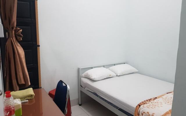 OYO 93951 Family Guesthouse