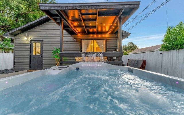 St. Pete Family Bungalow & Private Oasis