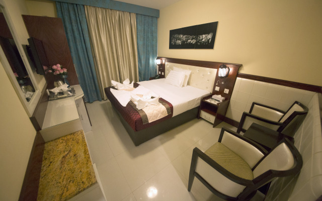 Mariana Hotel