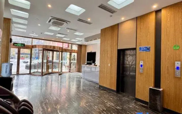 Xiyue Hotel (Zhengzhou east station store)
