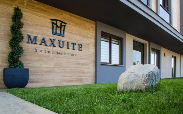 Maxuite Hotel in Home