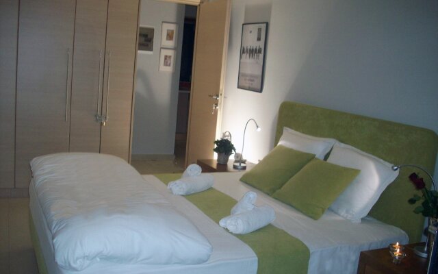 Posto City Center Apartment 200M From The Beach And Near Old Harbour