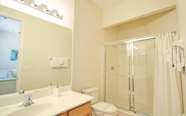 Reunion Retreat 3 Bedroom Home by RedAwning