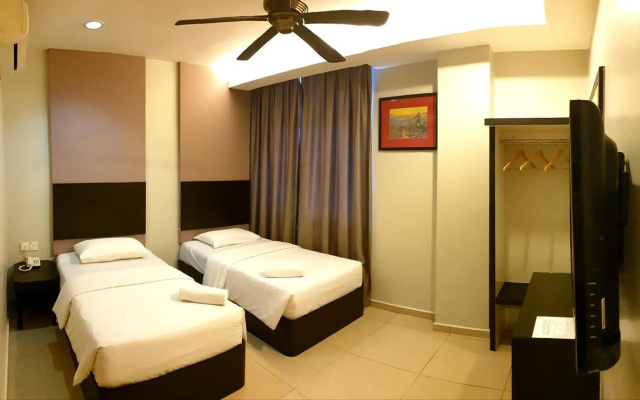 Golden Court Hotel