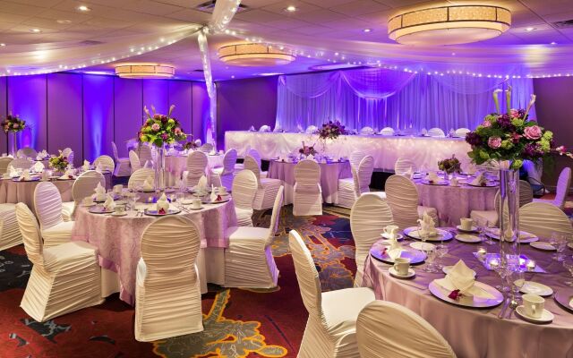 DoubleTree by Hilton Roseville Minneapolis