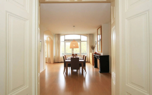 Nassau Canal Apartments