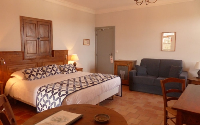 Hotel Charembeau