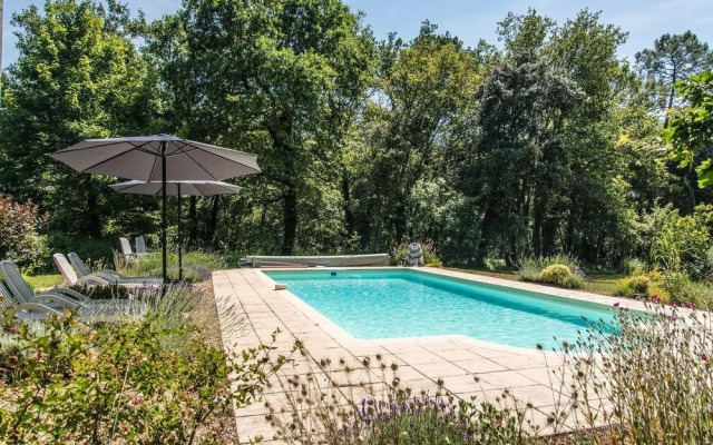 Les Petites Charmilles