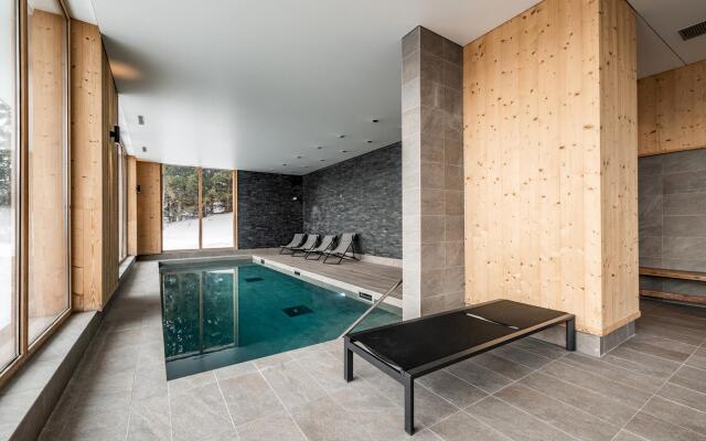 SORBUS - Contemporary Apartment in Luxury Residence