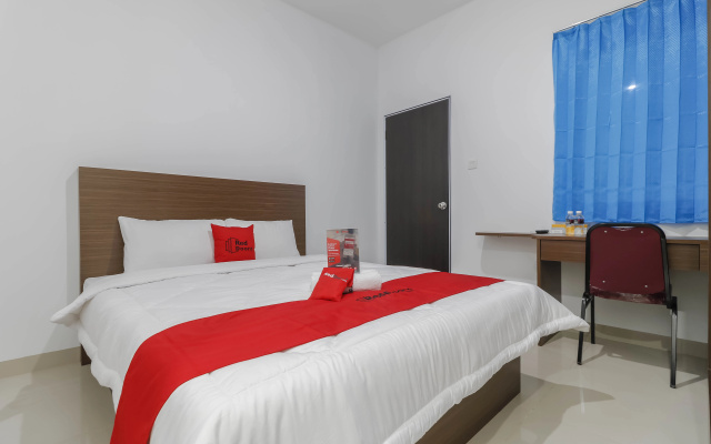 RedDoorz Plus Near Kepri Mall – Guest Rooms – Batam