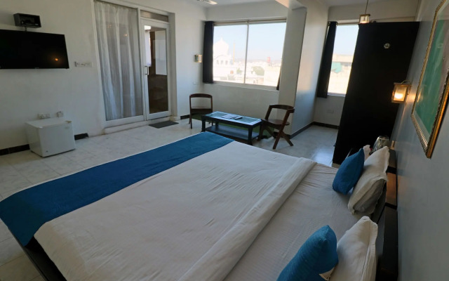 OYO 7087 Hotel Dodas Palace