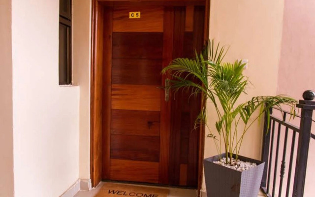 Huku Qwetu C5 City Breeze Apartment