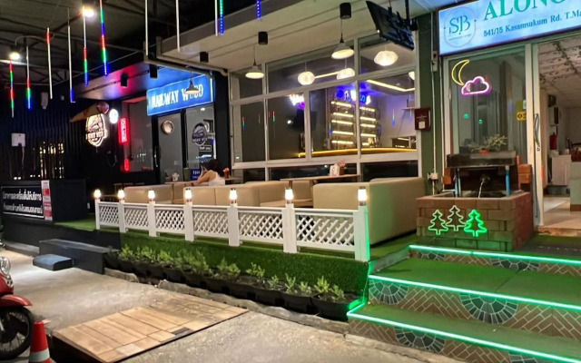 Alongkorn hotel by SB