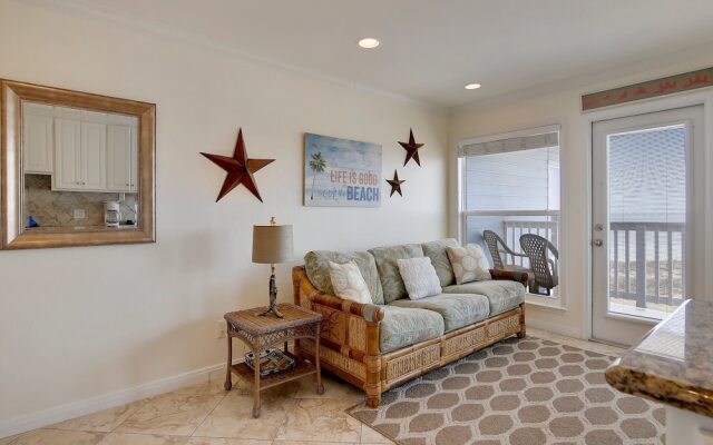 Seascape 1303 Studio Bedroom Condo by RedAwning