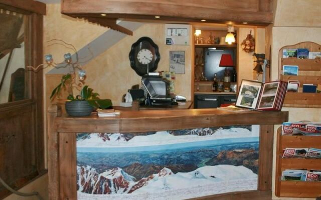 Logis Hôtel le Relais du Mont Blanc