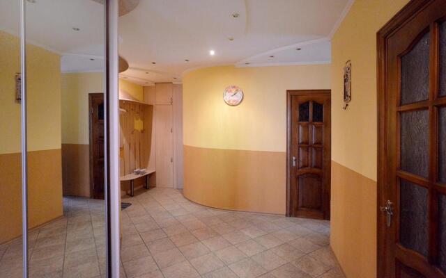Apartment on Urlivska Street 10a