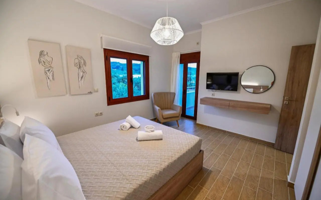 Ianthe Apartment
