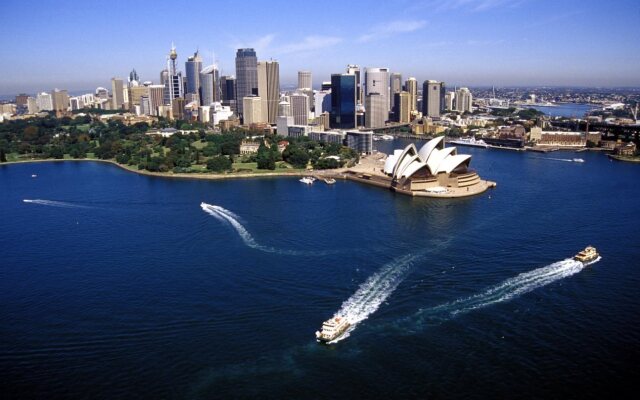 Sir Stamford At Circular Quay