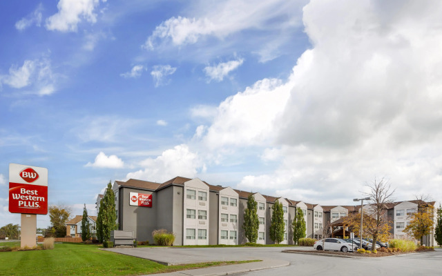 Best Western Plus Rose City Suites