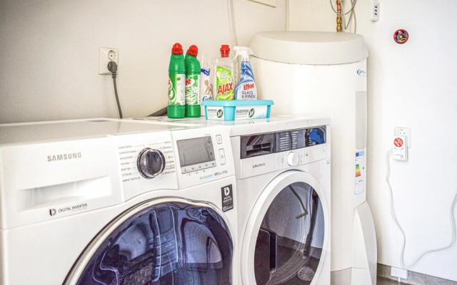 Nice Home in Etne With 5 Bedrooms and Wifi