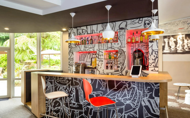 ibis Lannion Cote de Granit Rose