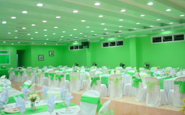 Riverview Royale Hotel