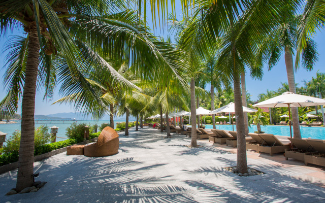 Diamond Bay Resort and Spa