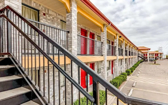 Econo Lodge Near Lackland Air Force Base-SeaWorld