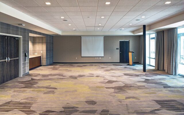 Courtyard by Marriott Appleton Riverfront