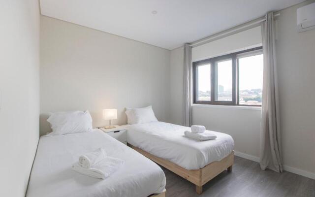 2BR Flat w/ AC & Great Views by LovelyStay