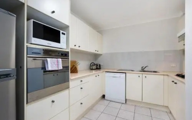 North Ryde Self Contained 2 Bed Apartment (37CULL)