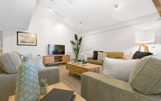 Sullivans Cove Apartments