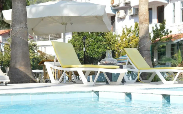 Erasmus Apart Hotel