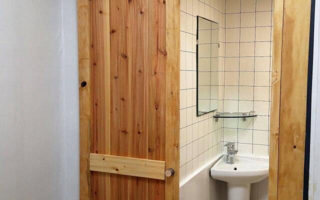 LVIA Guesthouse - Hostel