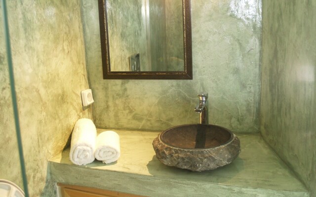 Mythos Traditional Stonehouse