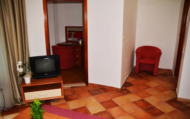 Secret Garden Apartments