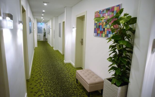 Santiny Hotel & Restaurant