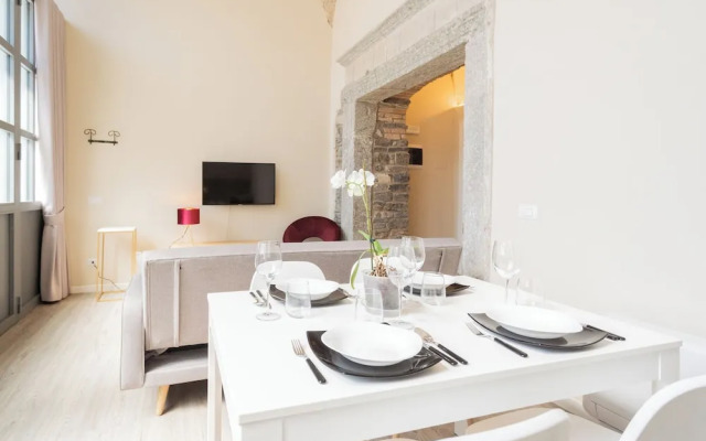 Romantic Escape City Centre With Jacuzzi & Parking