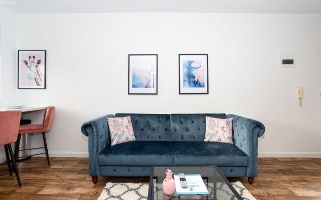 The Central Flat 4