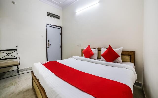 OYO 30231 Hotel Anshu