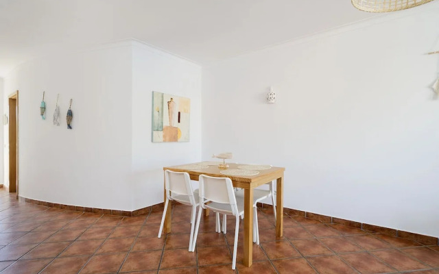 Albufeira Palm Tree With Pool by Homing