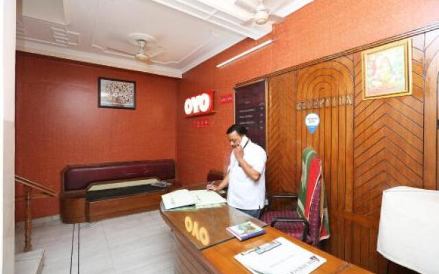 OYO 14390 Hotel Samrat