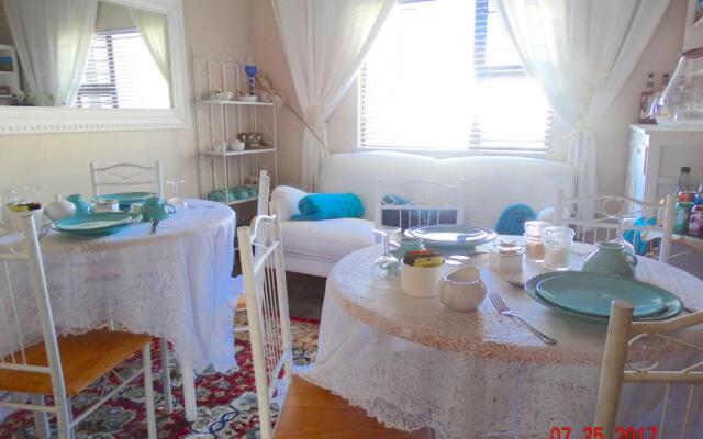 Au Plais De Langebaan at Palm Tree Villa