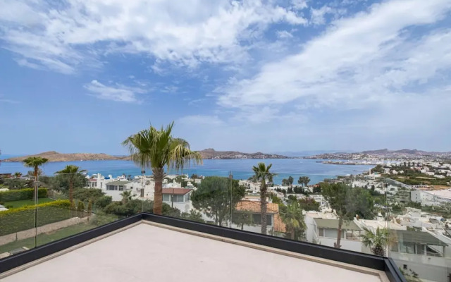 Stunning Villa With Private Pool and Luxuriest Views