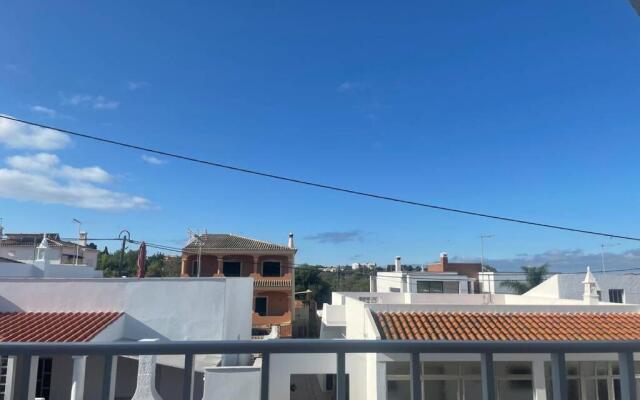 Spacious Villa. Large Rooftop. 4 Bedroom Sleeps 8