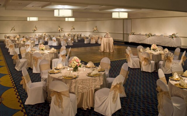 DoubleTree by Hilton Pittsburgh Monroeville Conv Center