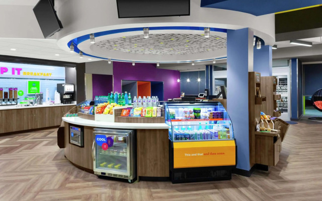 Tru by Hilton Gilbert