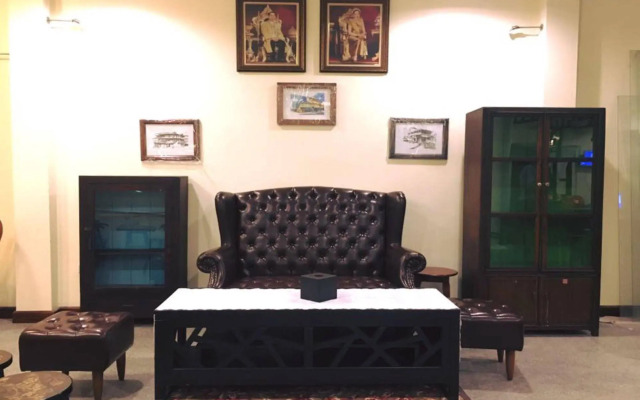 Srisomboon Hostel